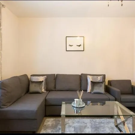 The Light House Entire Luxury 3 Bedrooms *