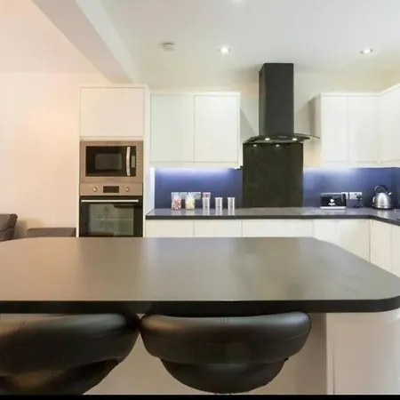 The Light House Entire Luxury 3 Bedrooms *